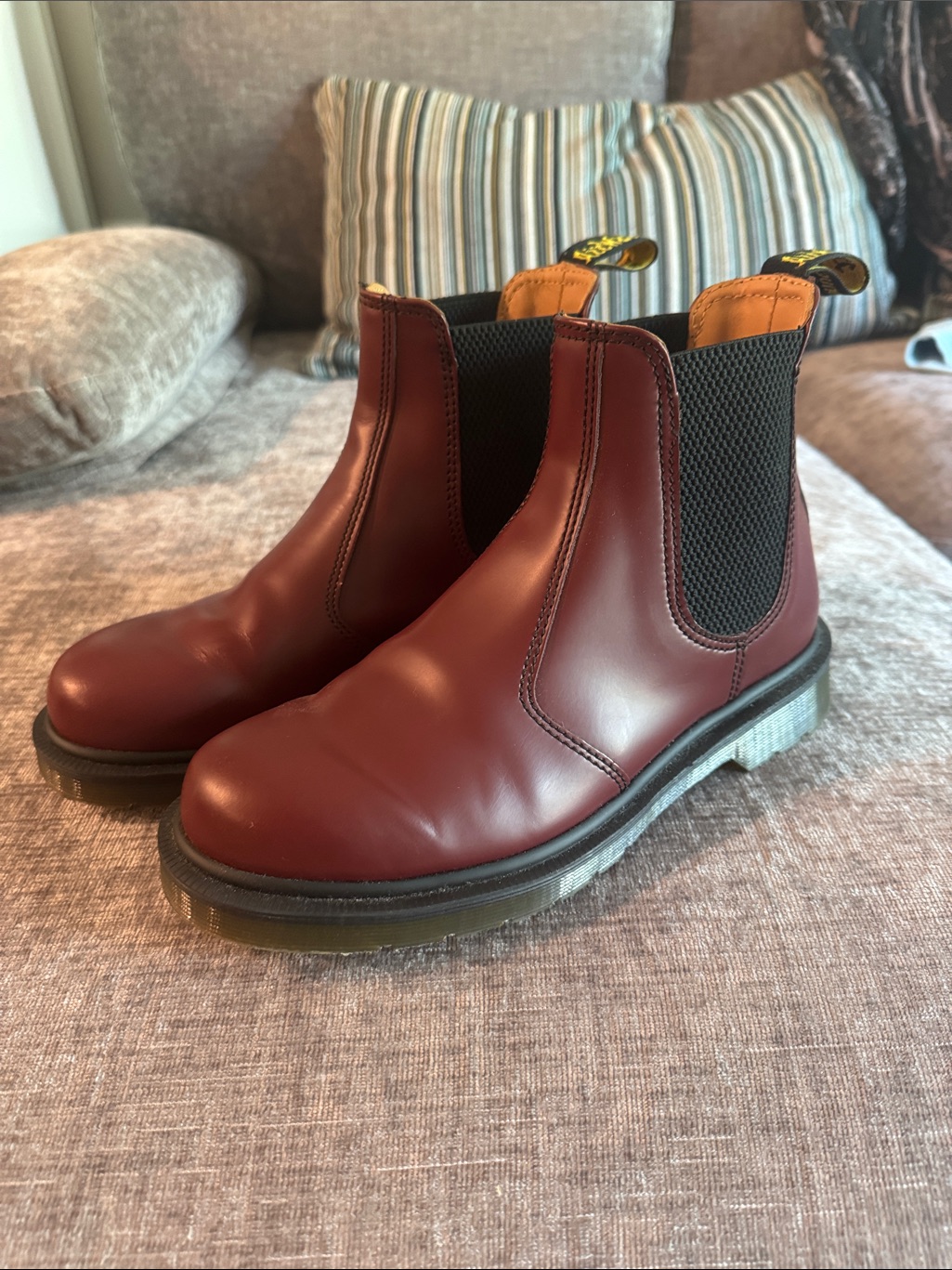 Dr. Martens Womenâs Chelsea Boot - Cherry/Maroon